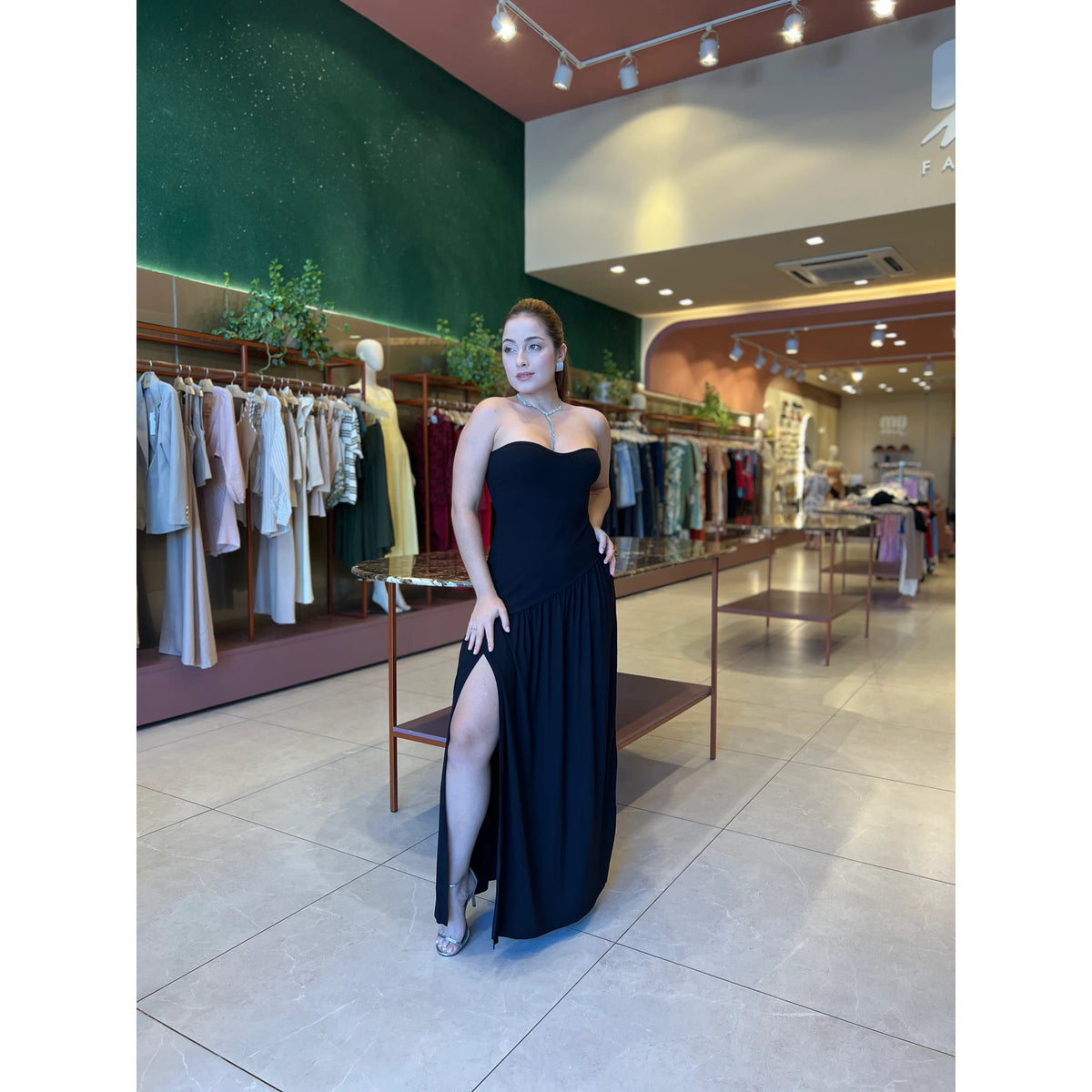 Vestido Groovy Longo Canelado Com Fenda