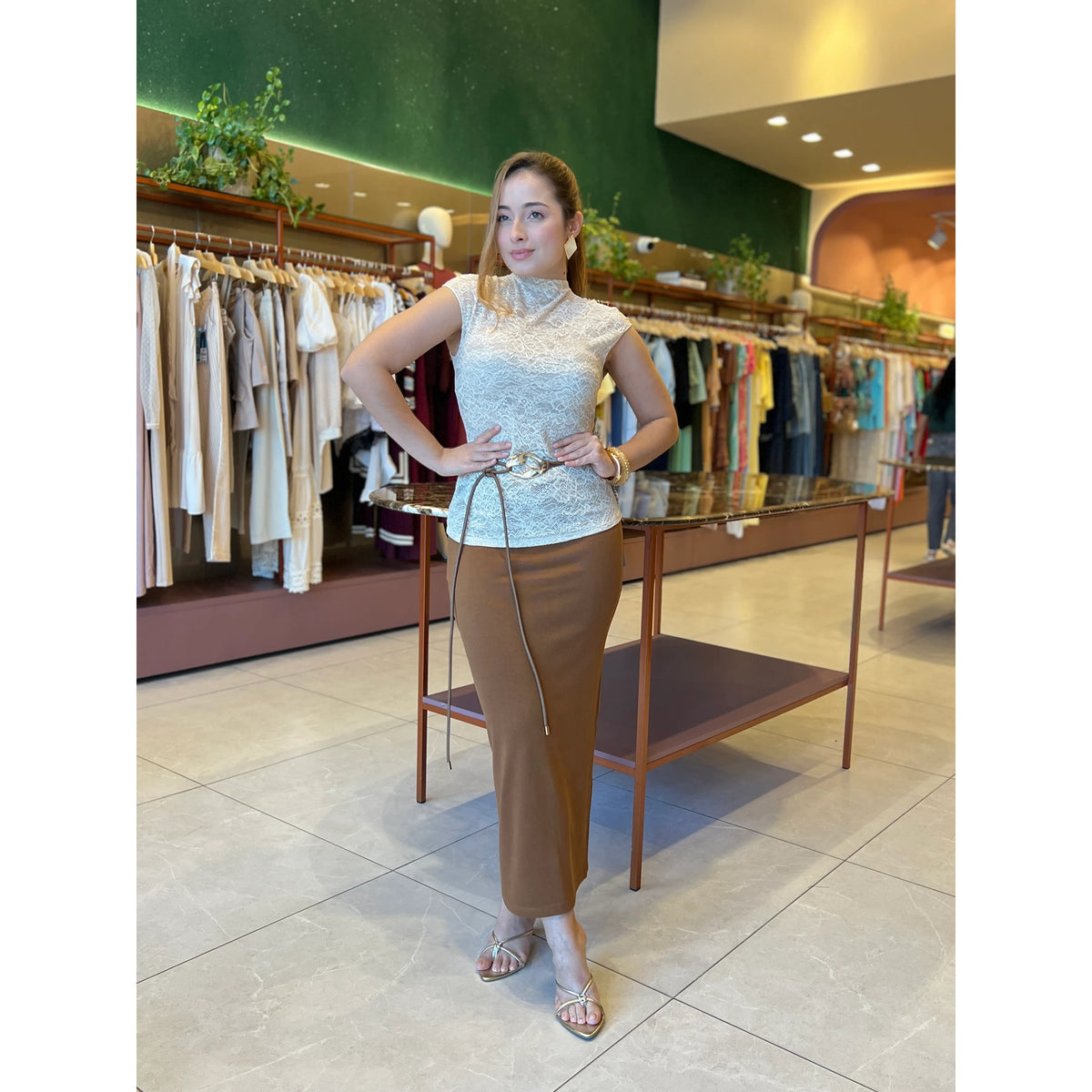 Blusa Lança Perfume Em Renda