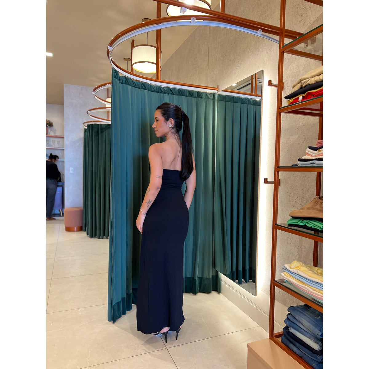 Vestido Groovy com Fenda Frontal