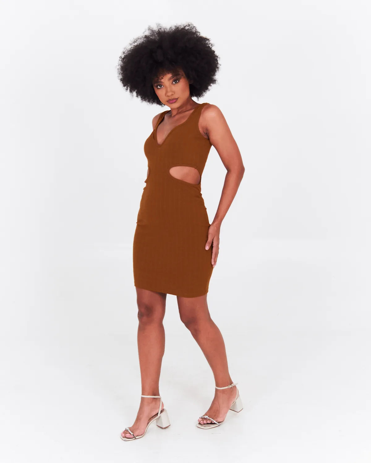 VESTIDO GROOVY 44720 AREIA QUEIMADA G